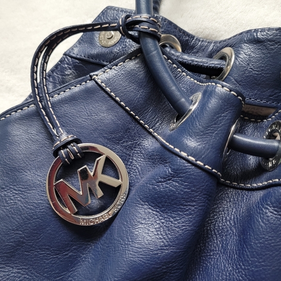 Michael Kors large lether handbag 90s vibe - Picture 2 of 6